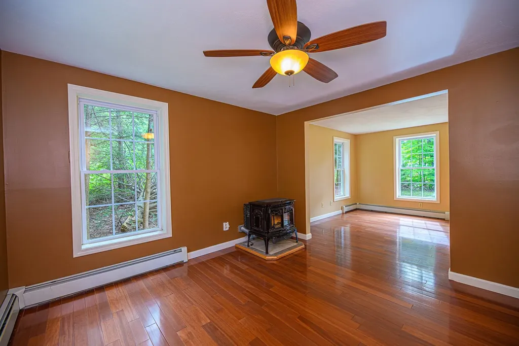 41 Haynes Road Deerfield NH 03037