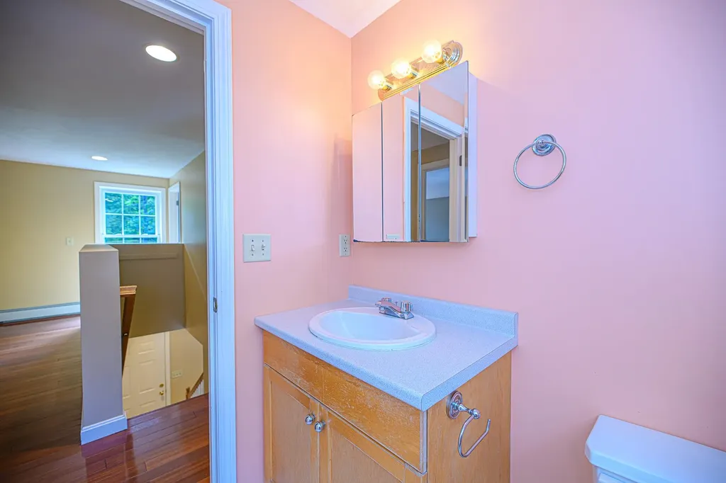 41 Haynes Road Deerfield NH 03037