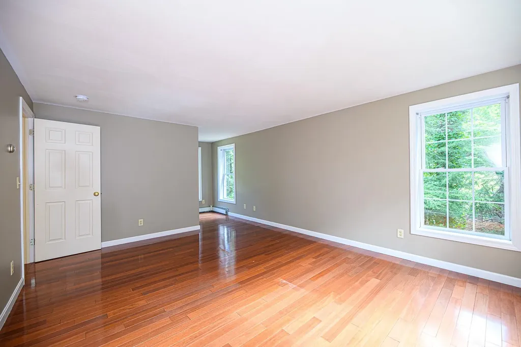 41 Haynes Road Deerfield NH 03037