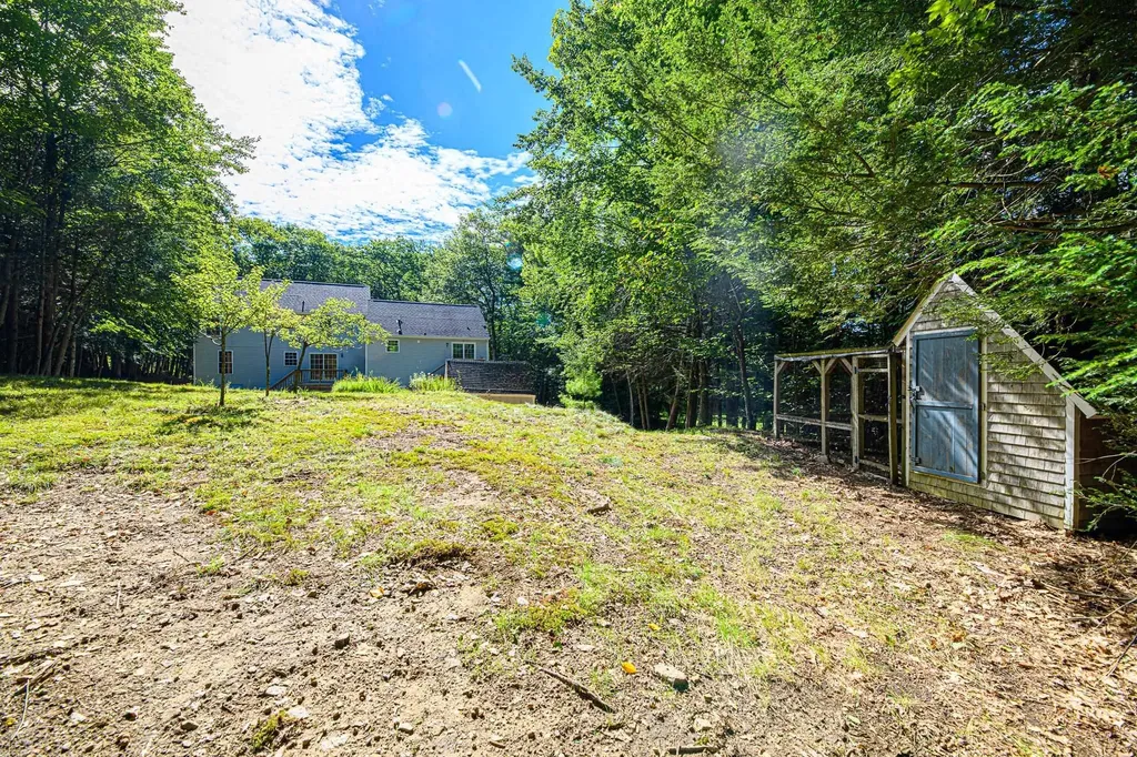 41 Haynes Road Deerfield NH 03037