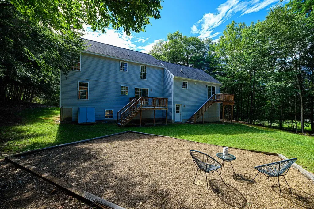 41 Haynes Road Deerfield NH 03037