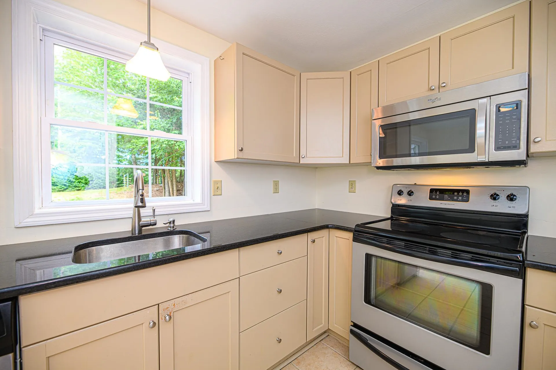 41 Haynes Road Deerfield NH 03037