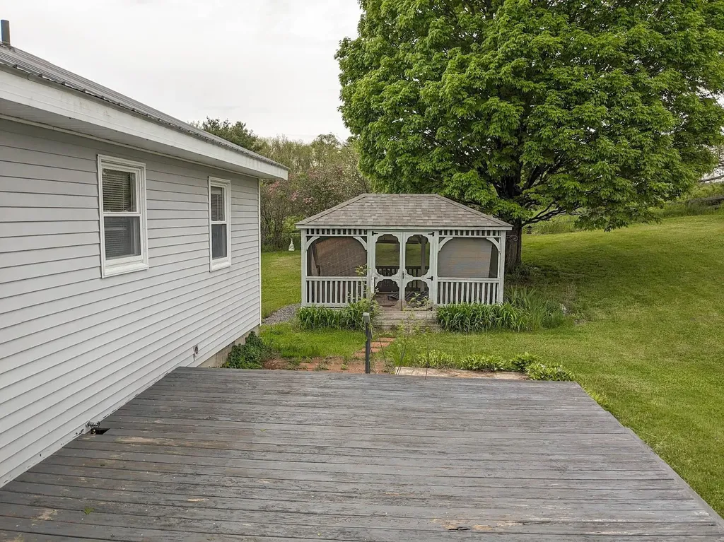 93 Thompson Road Walpole NH 03608