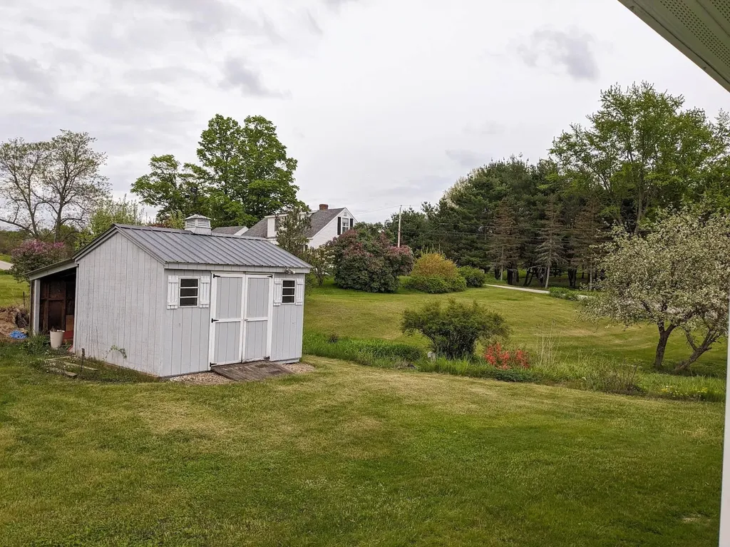93 Thompson Road Walpole NH 03608