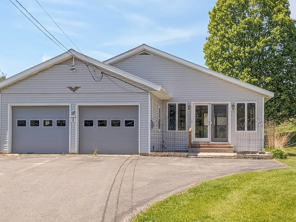 93 Thompson Road Walpole NH 03608