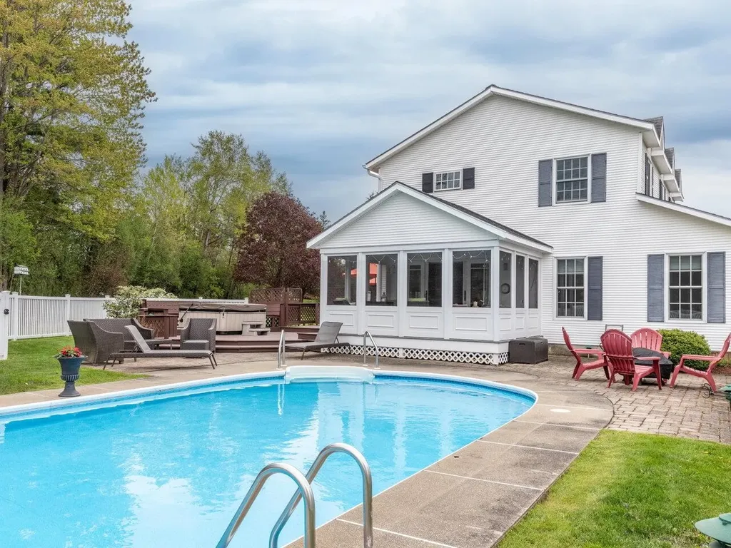 29 Bobolink Circle Essex VT 05452