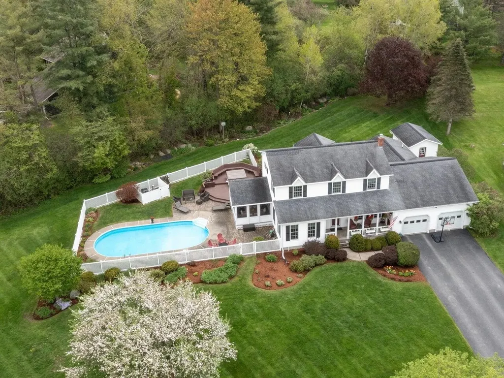 29 Bobolink Circle Essex VT 05452