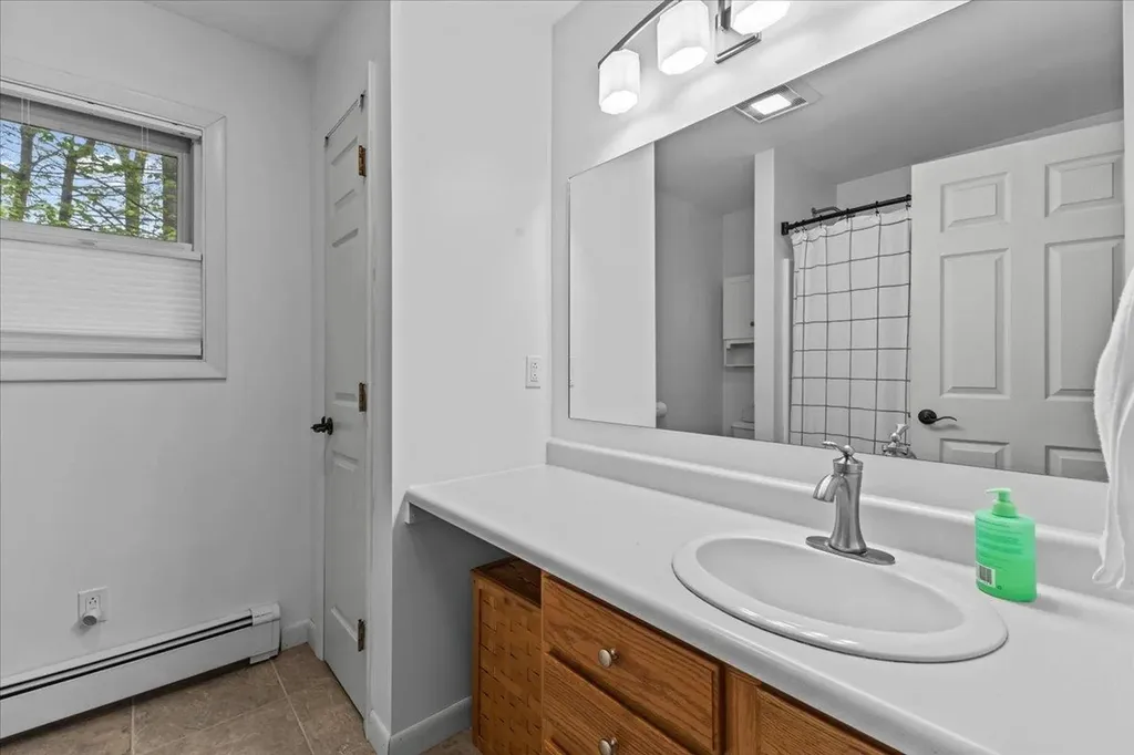 21 Butternut Court Essex VT 05452