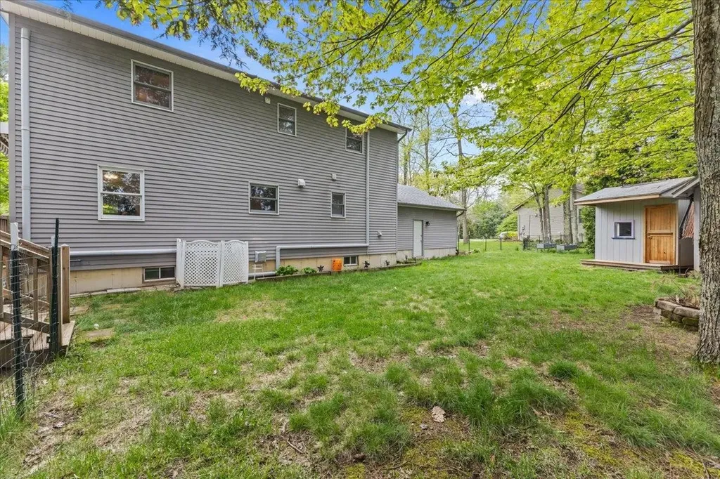 21 Butternut Court Essex VT 05452