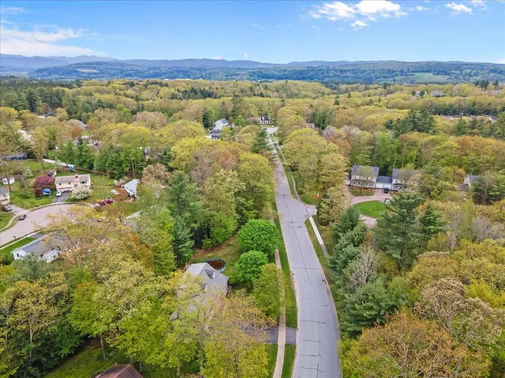 21 Butternut Court Essex VT 05452