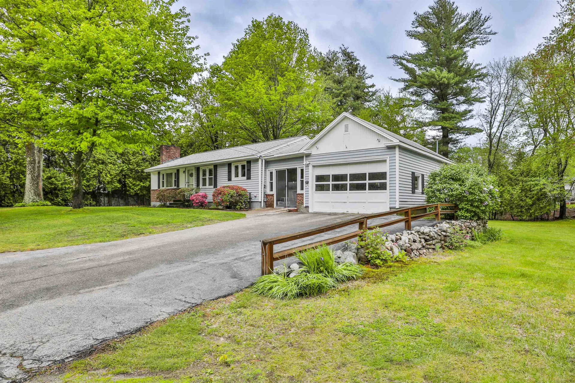 39 Gendron Street Nashua NH 03062