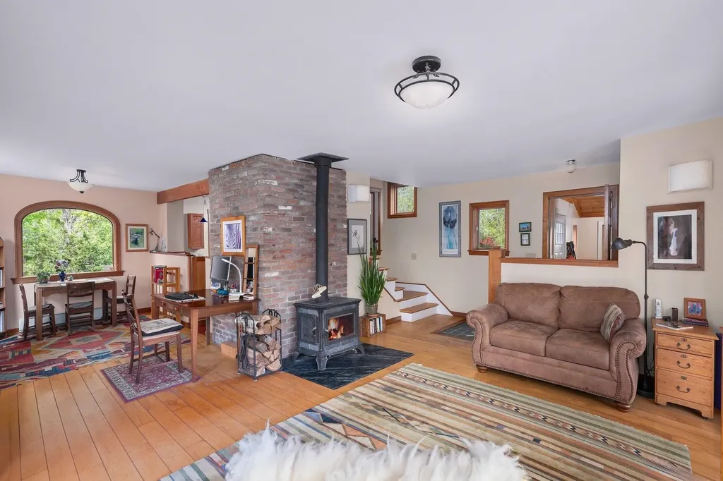 109 Schillhammer Road Jericho VT 05465