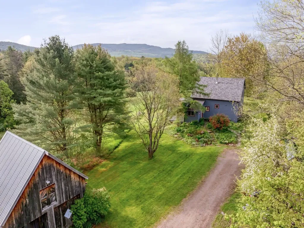 109 Schillhammer Road Jericho VT 05465