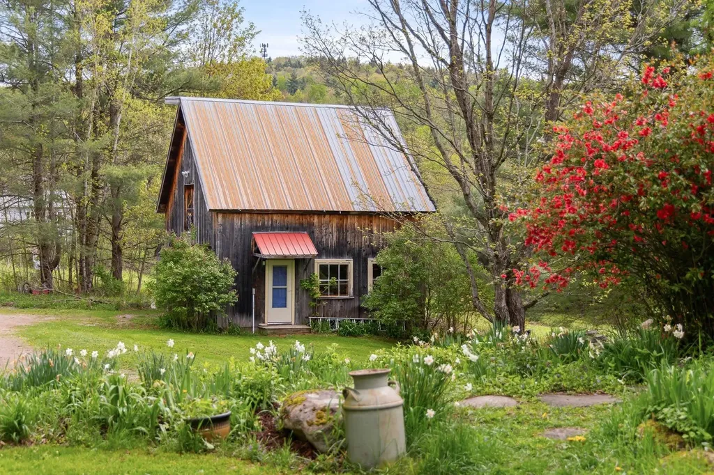 109 Schillhammer Road Jericho VT 05465