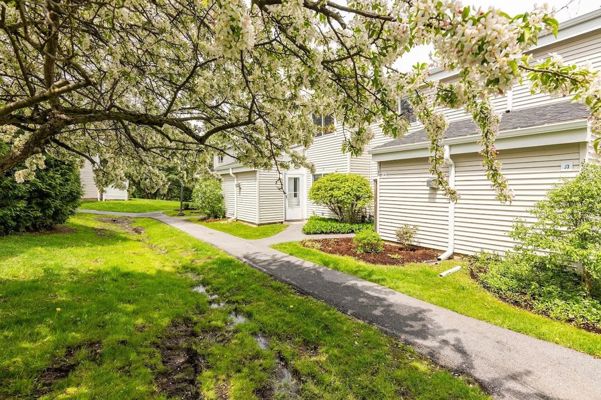 J5 Grandview Drive South Burlington VT 05403