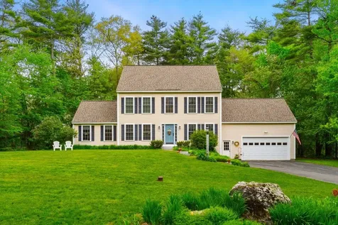 16 Cricket Hill Drive Amherst NH 03031