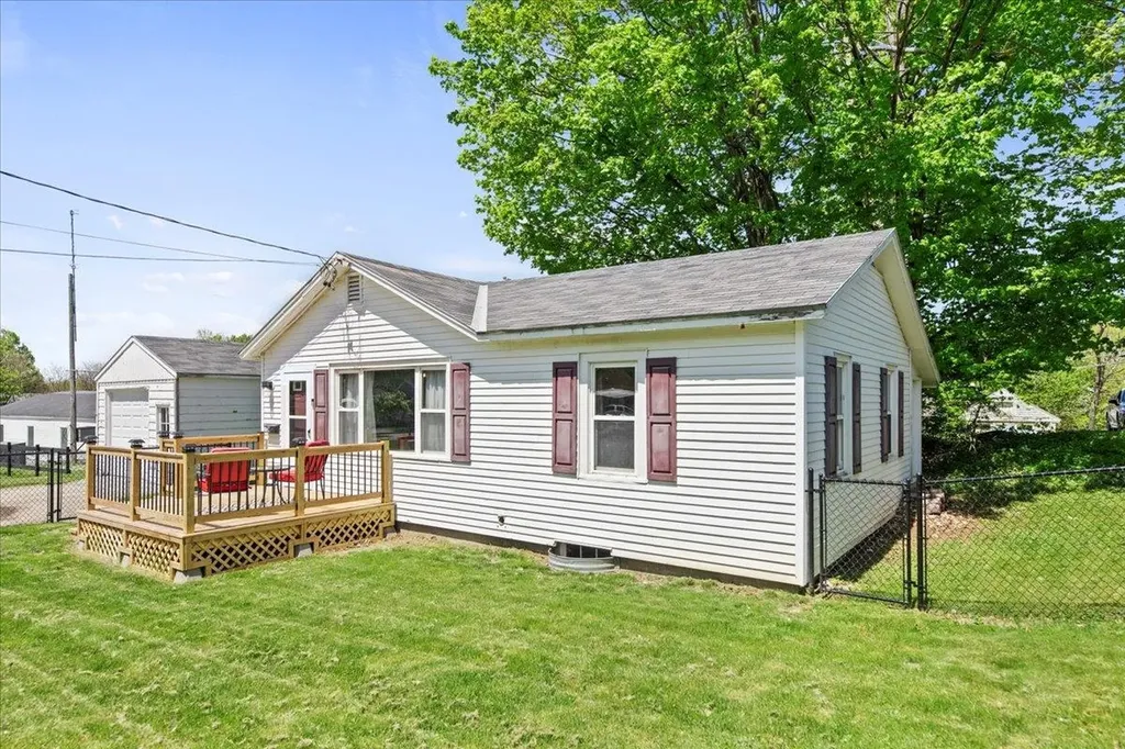 102 Oakes Street Bennington VT 05201