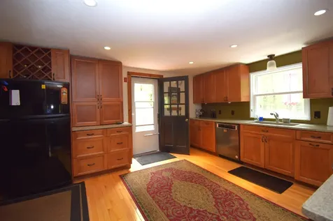 7 Sunshine Drive Kingston NH 03848
