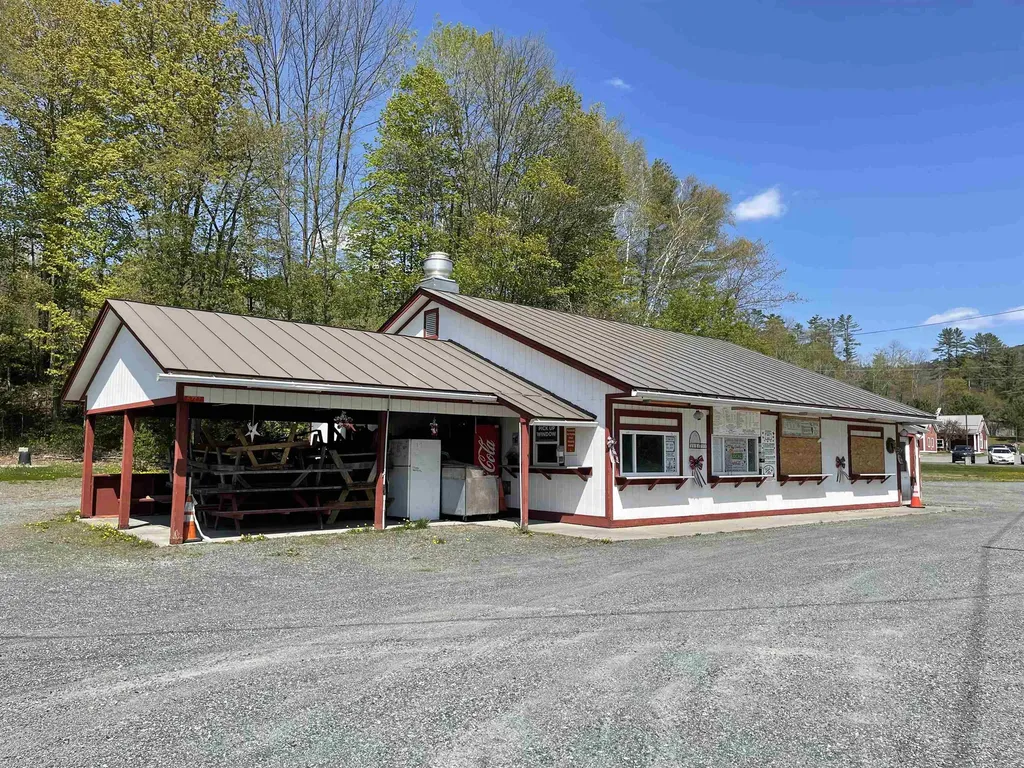 5772 Vt Route 14 Sharon VT 05065