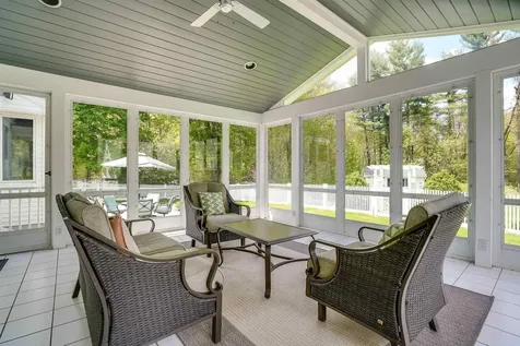 16 Richman Road Hudson NH 03051