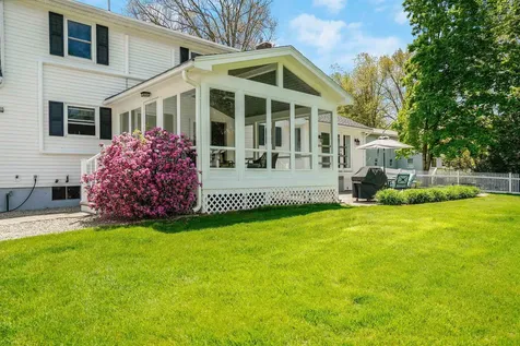 16 Richman Road Hudson NH 03051