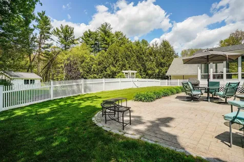 16 Richman Road Hudson NH 03051