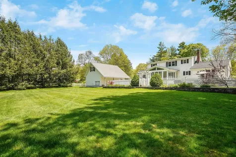 16 Richman Road Hudson NH 03051
