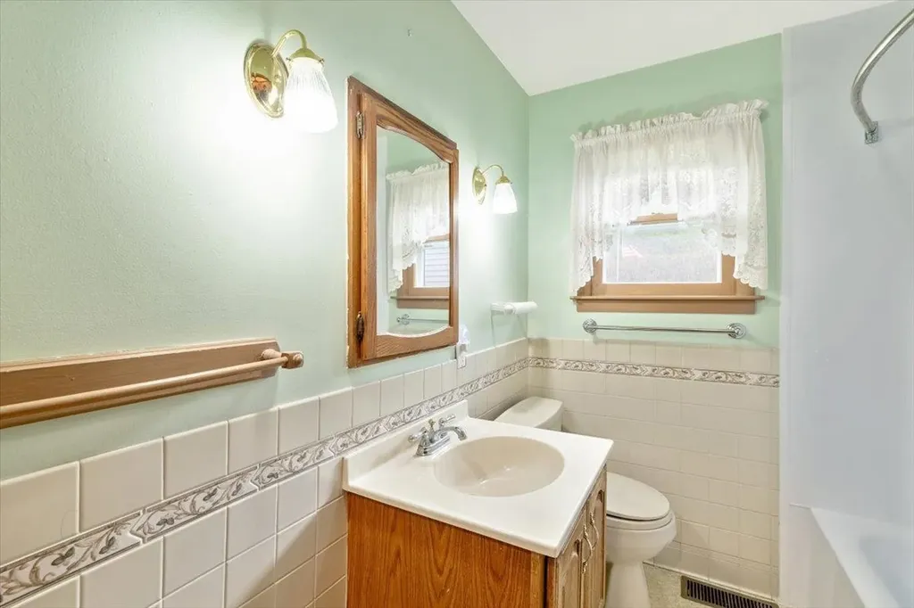 86 Prospect Hill Road St. Albans Town VT 05478