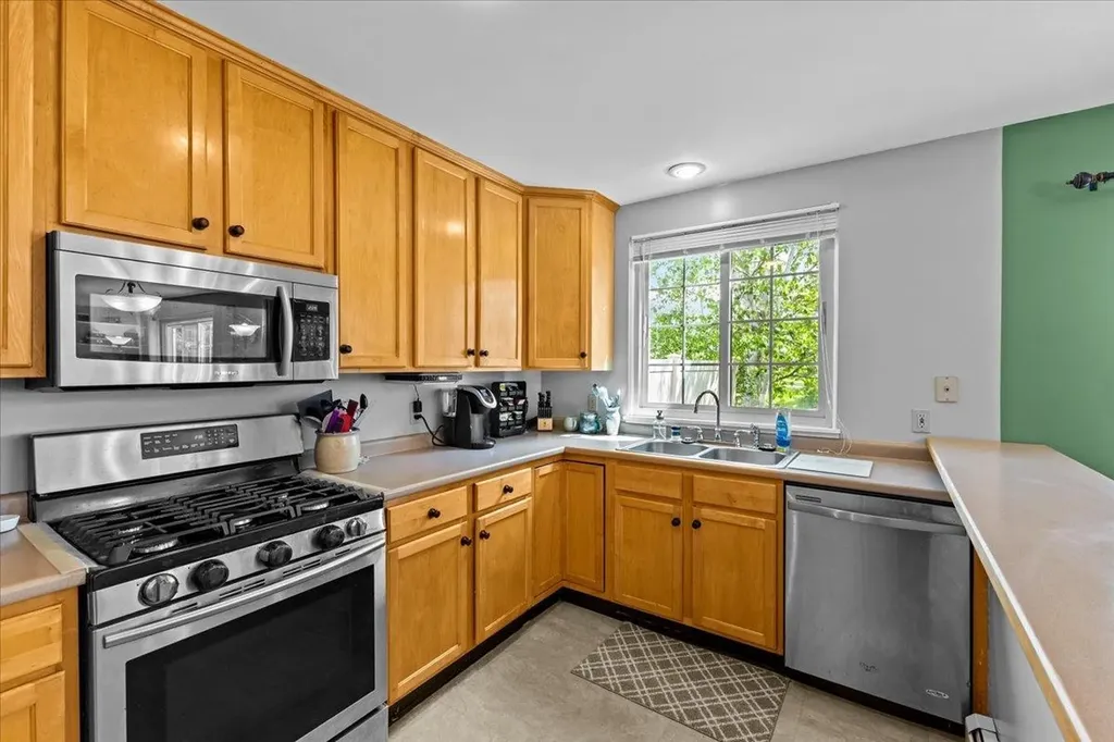11 Cardinal Lane Essex VT 05452