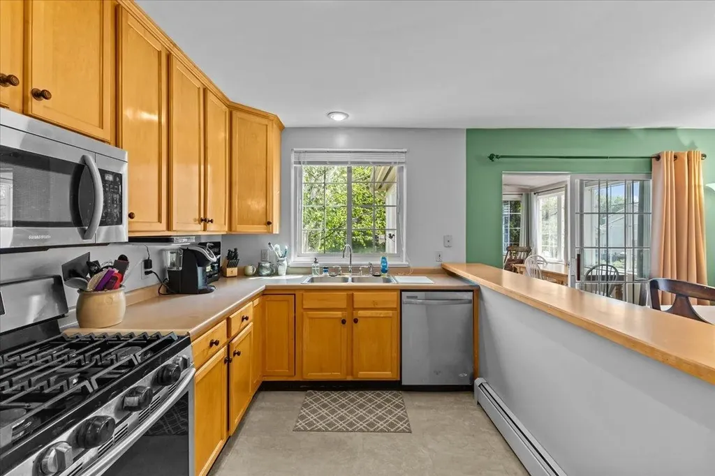 11 Cardinal Lane Essex VT 05452