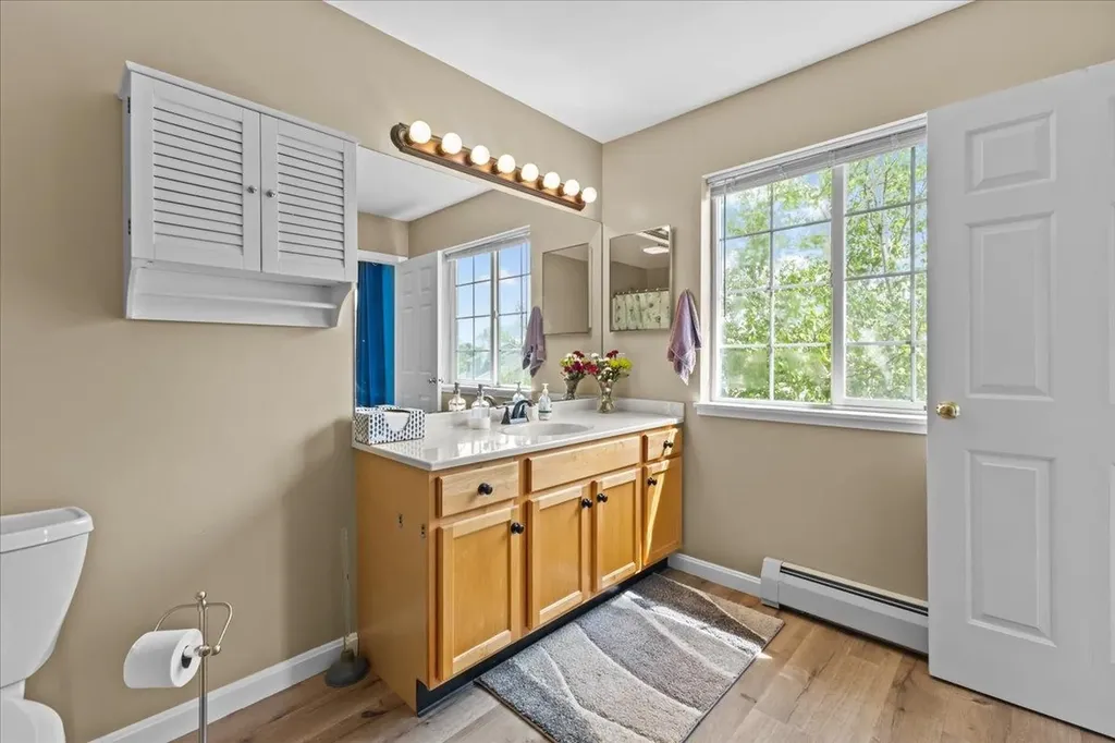 11 Cardinal Lane Essex VT 05452