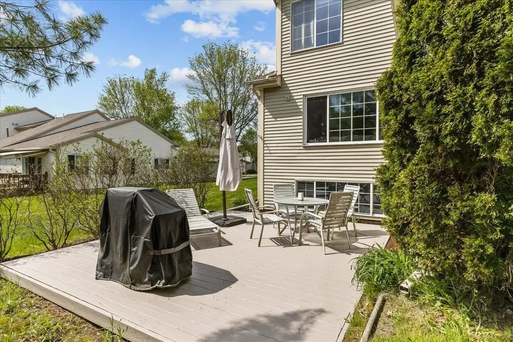 11 Cardinal Lane Essex VT 05452