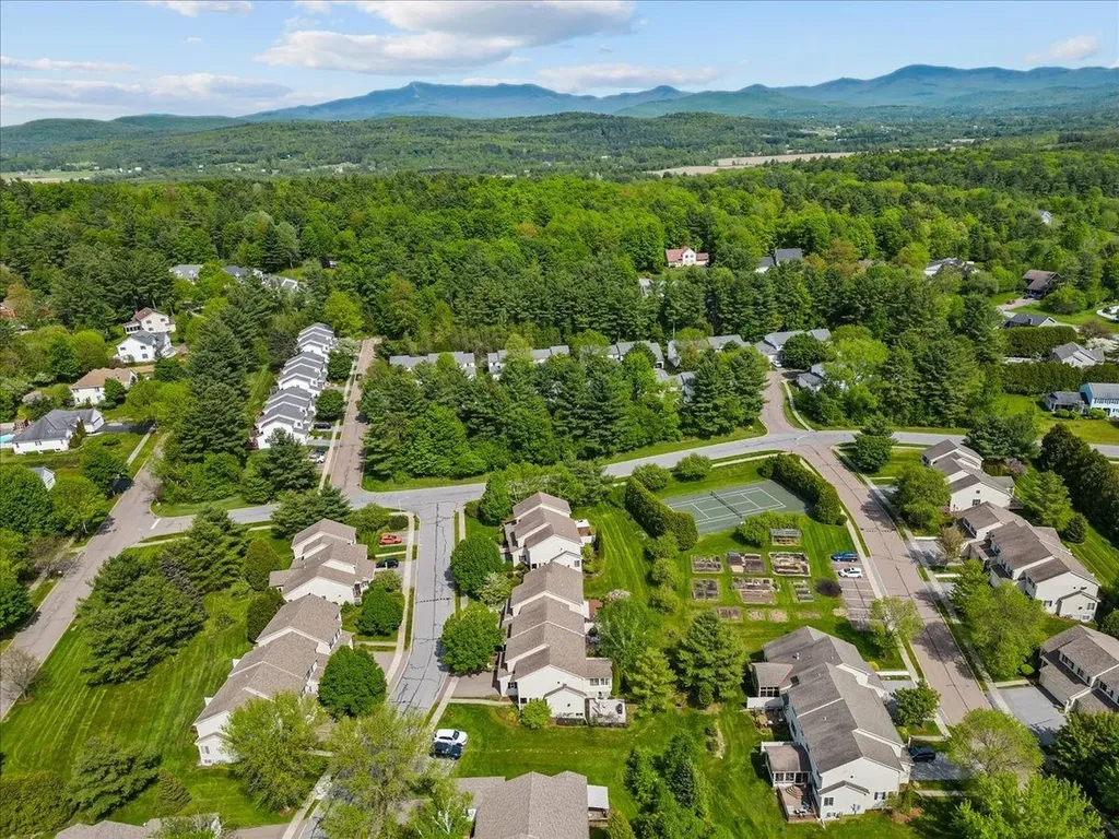 11 Cardinal Lane Essex VT 05452