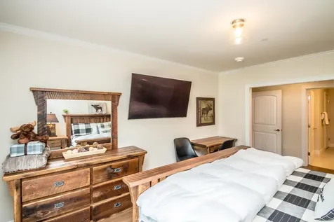 235 Skimobile Road Conway NH 03860