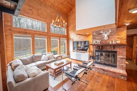 22b Suntec Loop Dover VT 05356