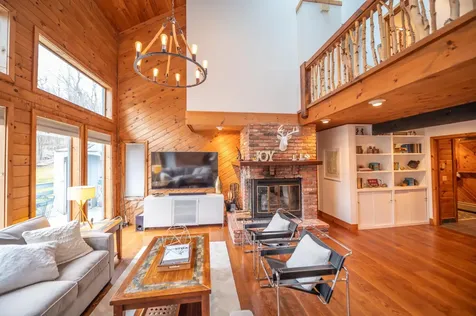 22b Suntec Loop Dover VT 05356