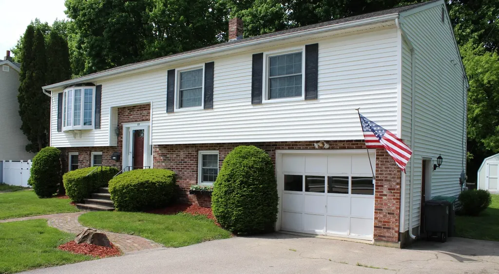 17 Pleasant Street Pembroke NH 03275