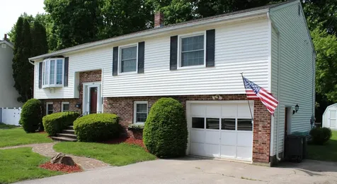 17 Pleasant Street Pembroke NH 03275