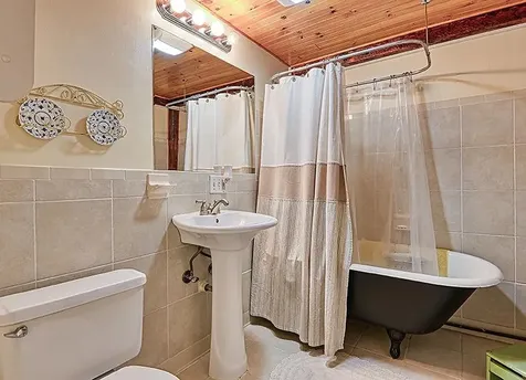 401 North Street Chester VT 05143