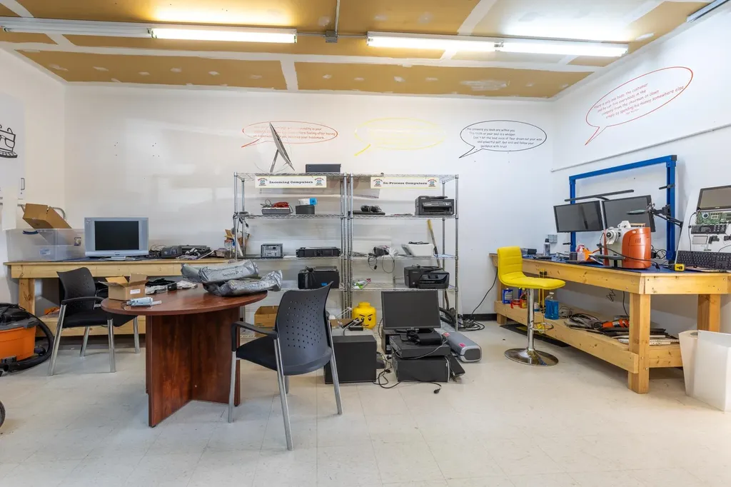 11 Tracy Lane Hudson NH 03051