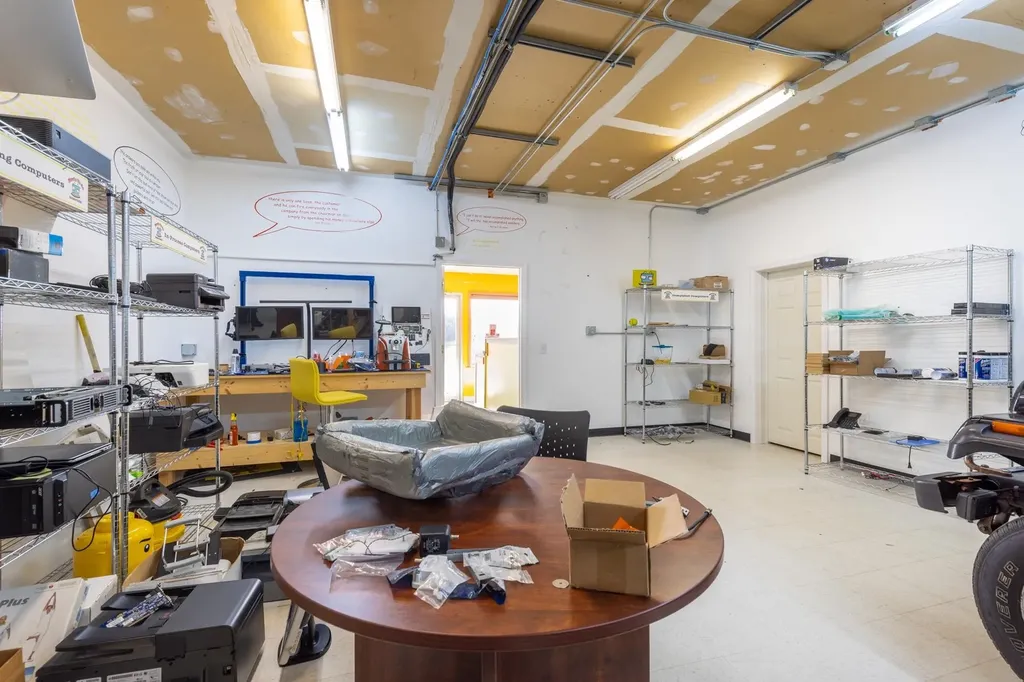 11 Tracy Lane Hudson NH 03051