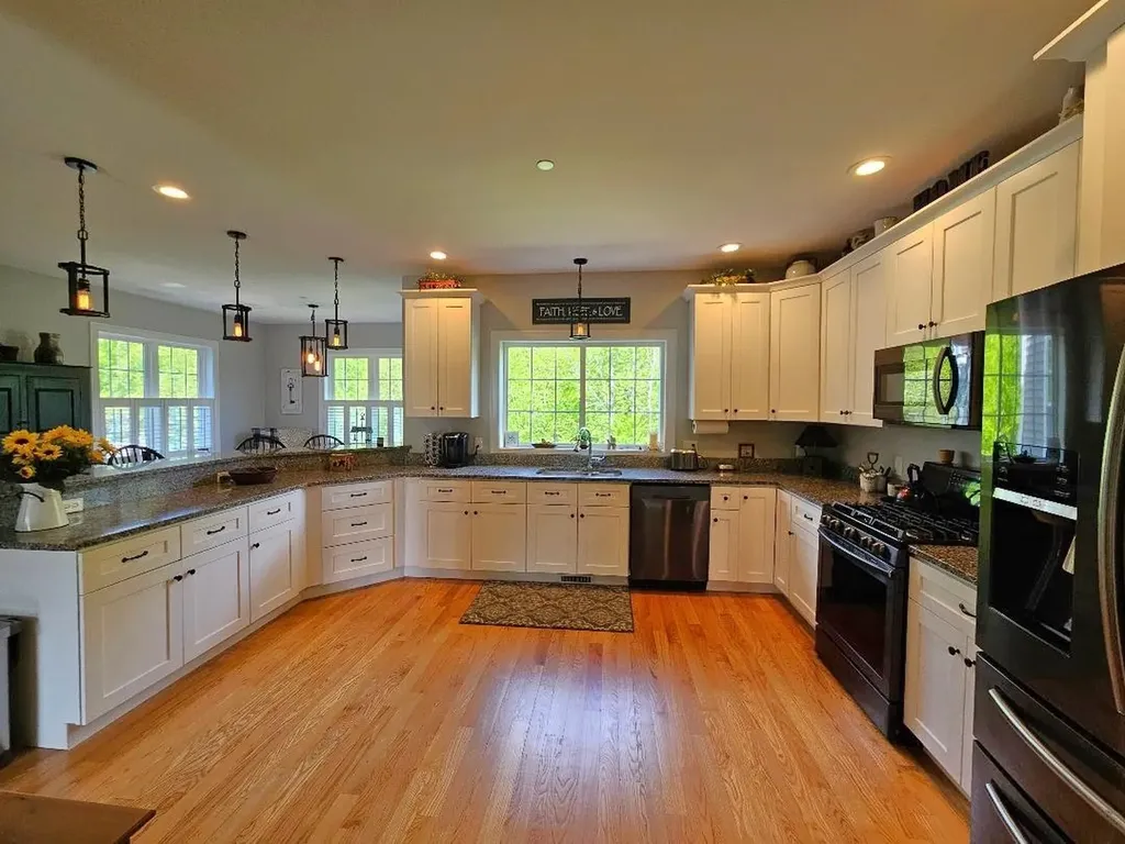 36 Granite Lane Chester NH 03036