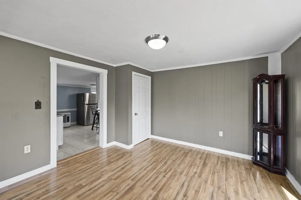 20 Massachusetts Avenue Laconia NH 03246