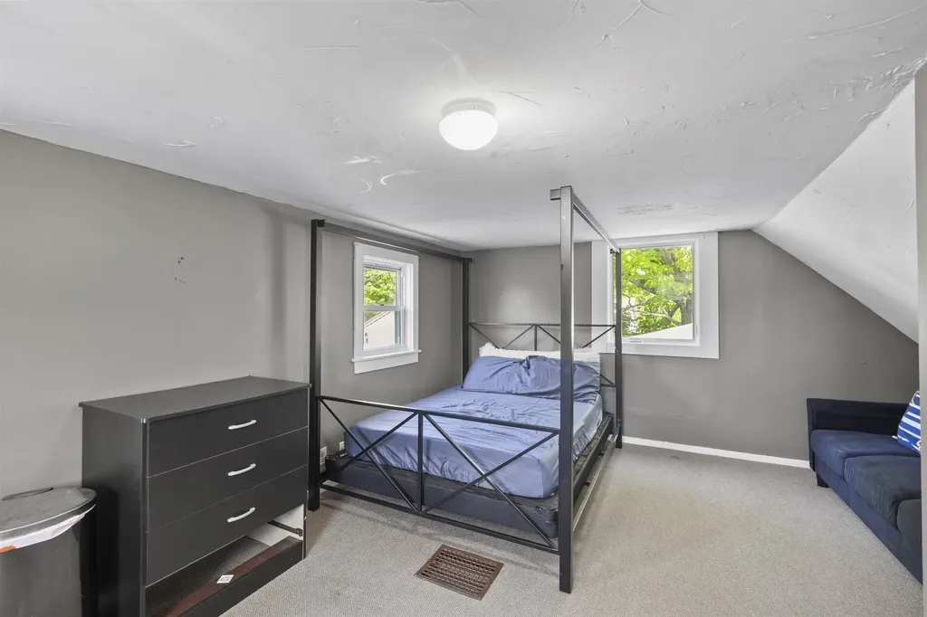 20 Massachusetts Avenue Laconia NH 03246