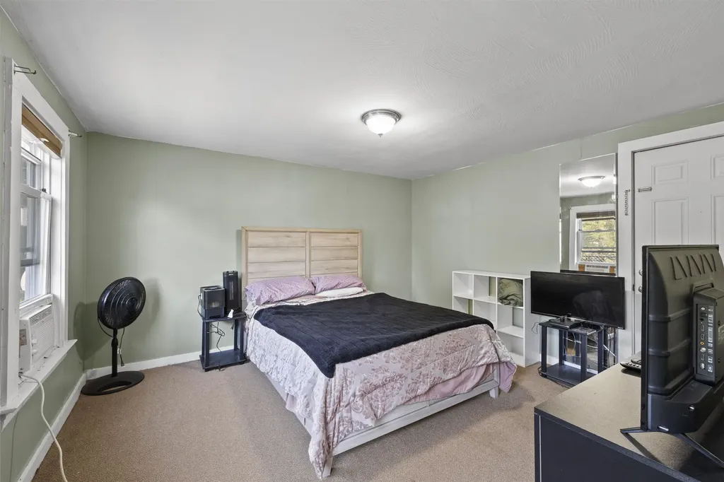 20 Massachusetts Avenue Laconia NH 03246