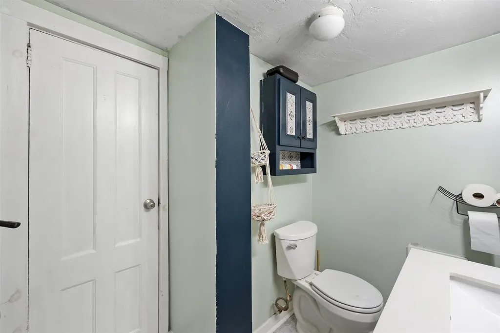 20 Massachusetts Avenue Laconia NH 03246