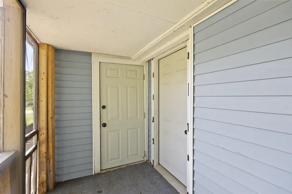 20 Massachusetts Avenue Laconia NH 03246