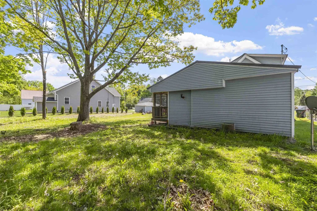 20 Massachusetts Avenue Laconia NH 03246