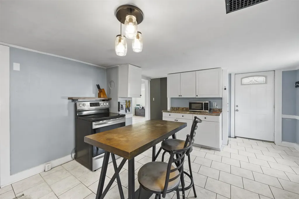 20 Massachusetts Avenue Laconia NH 03246
