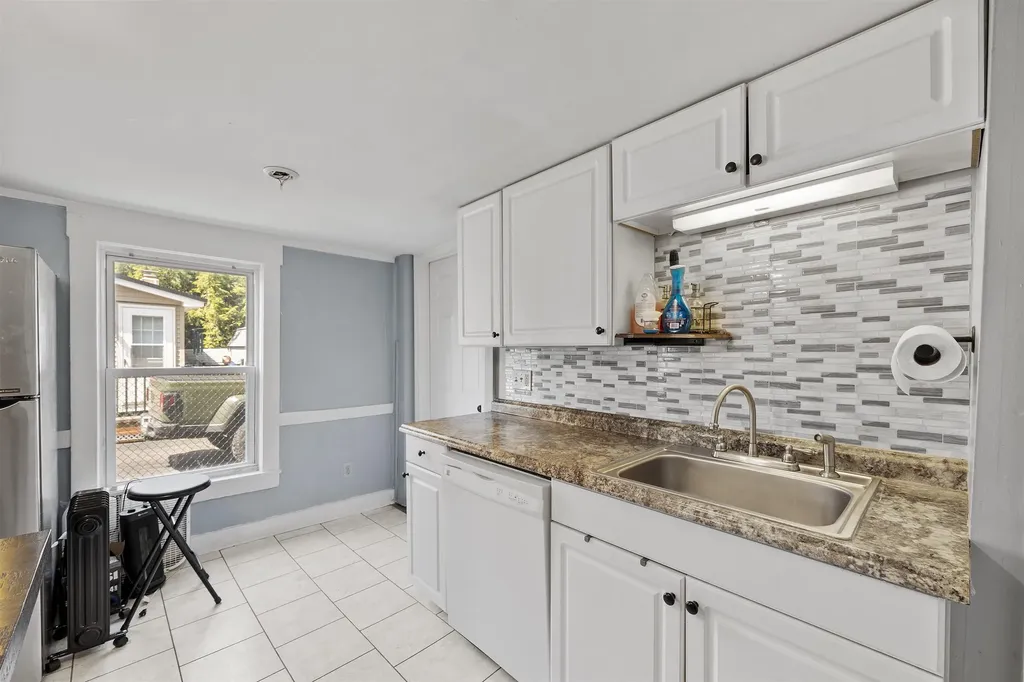 20 Massachusetts Avenue Laconia NH 03246
